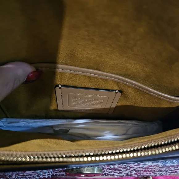 Coach Women's Cream and Tan Patterned Shoulder ag - Picture 13 of 17